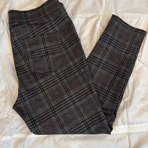 Gloria Vanderbilt plaid slimming affect slacks